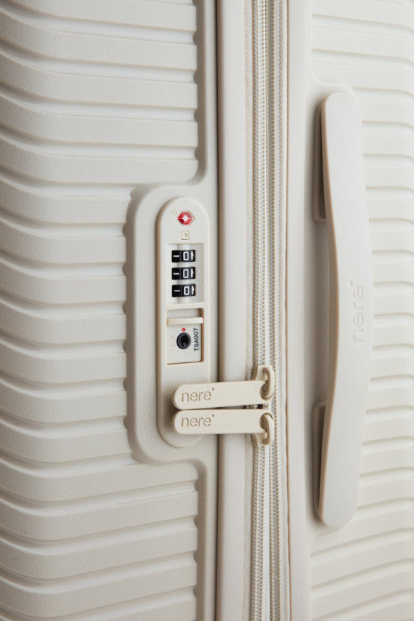 Bondi Check-In 80cm Suitcase - Image 8