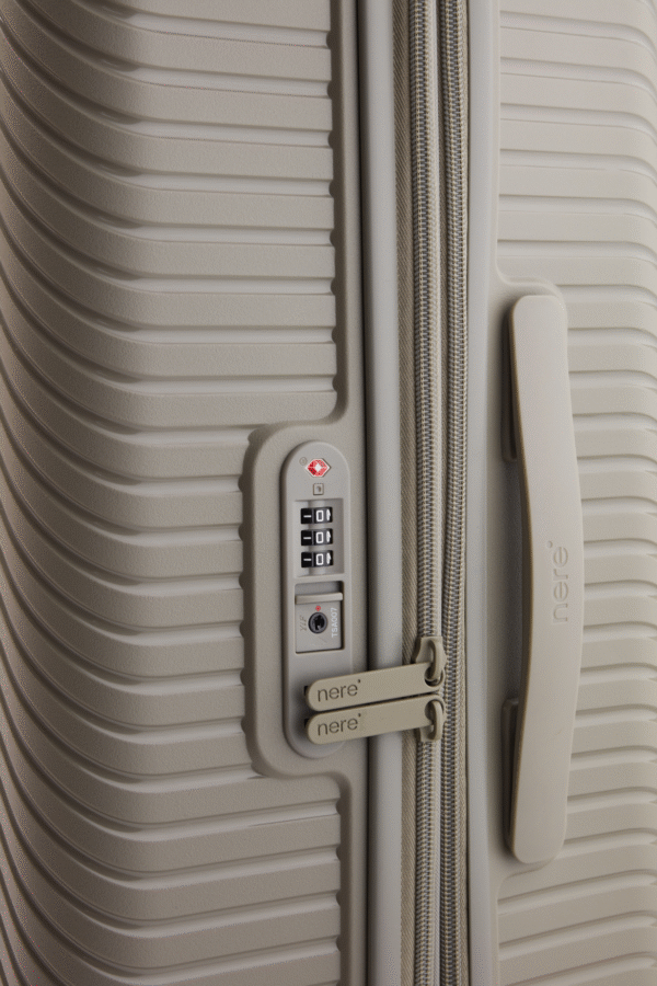 Bondi Check-In 80cm Suitcase - Image 8
